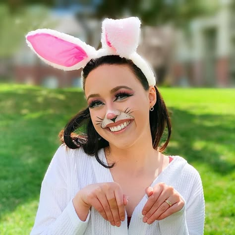 Source: https://www.instagram.com/p/BwcgKwglLmj/ Black Bunny Makeup, Face Painting Bunny, Bunny Nose Makeup, Face Paint Bunny, Rabbit Makeup Halloween, Bunny Costume Makeup, Easter Bunny Face Paint, Bunny Face Makeup, Rabbit Face Paint