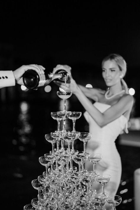 Old Hollywood Wedding, Champagne Tower, Hollywood Wedding, Classy Wedding, Glam Wedding, Wedding Mood, London Wedding, Italian Wedding, Wedding Photo Inspiration