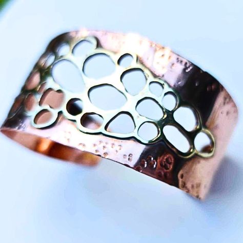 Copper And Leather Jewelry, Silversmithing Tutorials, Symbol Of Healing, Copper Jewelry Diy, Handmade Copper Bracelet, Arm Bangles, Metal Jewelry Making, Copper Jewellery, Copper Jewelry Handmade