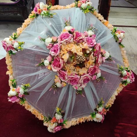 Unveiling some more stunning Decorative umbrellas for Bride's Entry,Photo props and Event Decor!! Made to order Whatsapp 9920181895 to order #decorativeumbrellas #weddingarticles #brideentryideas #wrddinginspiration #photoprops #eventdecoration #ᴍᴀᴋᴇɪɴɪɴᴅɪᴀ #mirayaarts #delhiwedding #mumbaiwedding #punewedding #hyderabadwedding #bigfatindianweddings Decorative Umbrella, Bridal Umbrella, Small Wedding Ideas, Floral Umbrellas, Diy Fleur, Thali Decoration Ideas, Bride Entry, Umbrella Decorations, Wedding Gift Pack