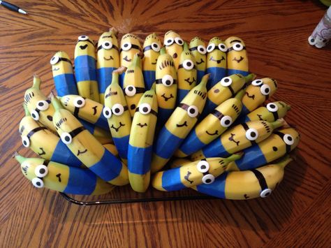 Minion Themed Snacks, Pre K Snacks, Minions Snacks, Minion Snacks, Banana Minion, Minions Birthday Party Decorations, Fruit Presentation, Minion Gifts, Bbq Party Food