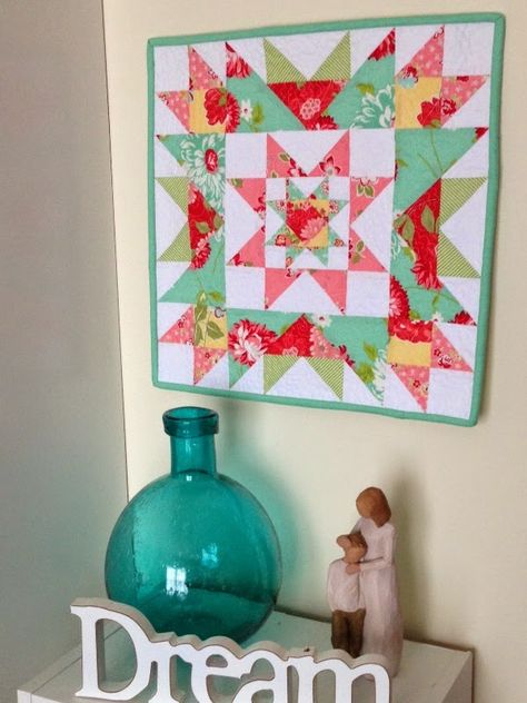 Quilted Wall Hangings Patterns, Sewing Machine Cover Pattern, Mini Quilt Patterns, Hanging Quilts, Sewing Machine Cover, Star Cluster, Miniature Quilts, Star Quilt Blocks, Star Quilt Patterns