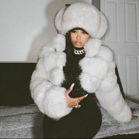 Fur Coat Outfit, Fur Headband, Fox Fur Coat, White Fur, Winter Fits, Formal Outfit, Baddie Outfits, Winter Fashion Outfits, Fox Fur