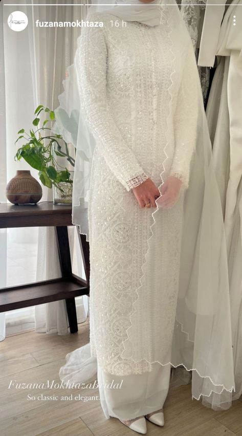 Kurung Wedding Dress, Baju Kurung Nikah Lace, Baju Kurung Wedding Dresses, Dress Nikahan Hijab, Malaysia Wedding Dress Hijab, Baju Akad Nikah Muslim Simple, Modern Traditional Wedding Dress, Malaysian Wedding Dress Muslim, Dress Akad Nikah Muslimah