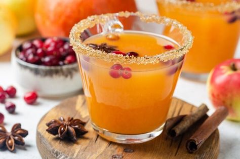 Pumpkin Cider Recipe, Thanksgiving Cider, Pumpkin Apple Cider, Fall Punch Recipes, Fall Punch, Salted Caramel Desserts, Cider Drinks, Caramel Vodka, Hot Chocolate Spoons