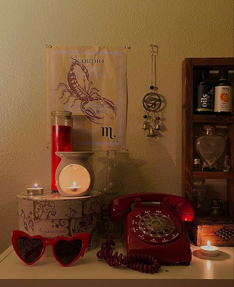 red phone, red glasses, candles, low light Lana Americana Aesthetic, 50s Bedroom Aesthetic Retro, Red Retro Bedroom, Americana Room Decor, Lana Del Rey Room Aesthetic Red, Lana Bedroom Aesthetic, Red Bedroom Aesthetic Vintage, Red Coquette Room Decor, Dark Red Coquette Bedroom