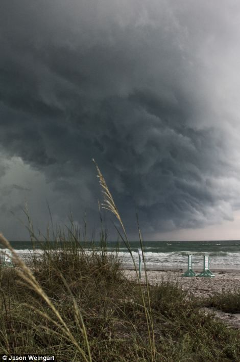 Jason Weingart captures a shelf cloud appoaching Ormond beach in Florida Rain At The Beach, Beach Storm, Storm Aesthetic Ocean, Beach Storm Aesthetic, Storm At Sea, Beach Rain, Ormond Beach Florida, Storm On Beach, Ocean During A Storm