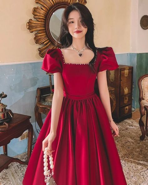 Winter Wine Red Engagement Daily French Princess On The Run Satin Dress ❤️🌟 Color: wine red mid-length, wine red long Sleeve type: puff sleeve Main fabric composition: Polyester Fiber (polyester) Waist Type: Mid waist Size: XS,S,M,L,XL,XXL Applicable Gender: Female Applicable age group: Adult Skirt length: mid-length skirt Sleeve length: three-quarter sleeve Popular elements: solid color #vestigefashion French Princess, Simple Evening Dress, Red Satin Dress, Red Long Sleeve, On The Run, Mid Length Skirts, The Run, Wedding Dress Styles, Satin Dress