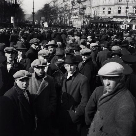 Edith Tudor-Hart: Untitled (Unemployed Workers’ Demonstration, Vienna) 1932 Soviet Spy, Tina Modotti, Old Photography, National Portrait Gallery, Female Photographers, Portrait Gallery, Bw Photo, Anton, Vienna