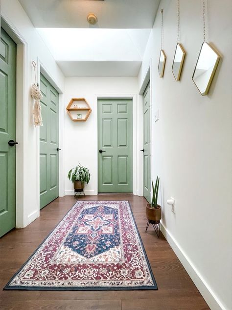 Colored Doors Interior, Painted Bedroom Doors, Interior Door Color, Interior Door Colors, Vstupná Hala, Hallway Door, White Wall Paint, Painted Interior Doors, Upstairs Hallway