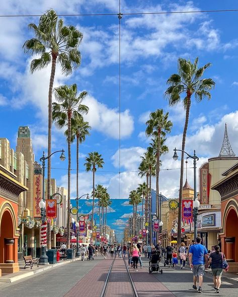 Follow California Wayfaring on Instagram for more. This is Disney California Adventure in Anaheim. Disney In California, California Adventure Pictures, California Anaheim, Park Pics, Disneyland Aesthetic, Disneyland Travel, Disneyland Anaheim, Adventure Picture, Ramadan Images