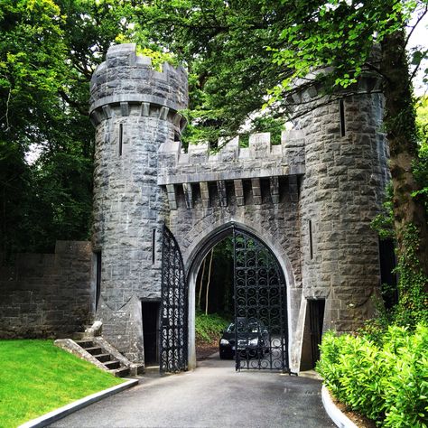 Ashford Castle gates Castle Gates Entrance, Medieval Gate, Castle Gatehouse, Castle Homes, Gates Ideas, Castle House Design, Castle Doors, Ashford Castle, Small Castles