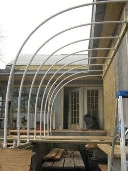 Lean to cold frame greenhouse, s side Raised Beds Diy, Reban Ayam, Cold Frame Greenhouse, Pvc Greenhouse, Greenhouse Farming, Hoop House, Commercial Greenhouse, Lean To Greenhouse, Build A Greenhouse