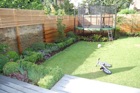 Buxus Balls, Garden Trampoline, Backyard Trampoline, Garden Kids, Terrace Garden Design, Garden Small, Front Yard Garden Design, Backyard Playground, Backyard Games