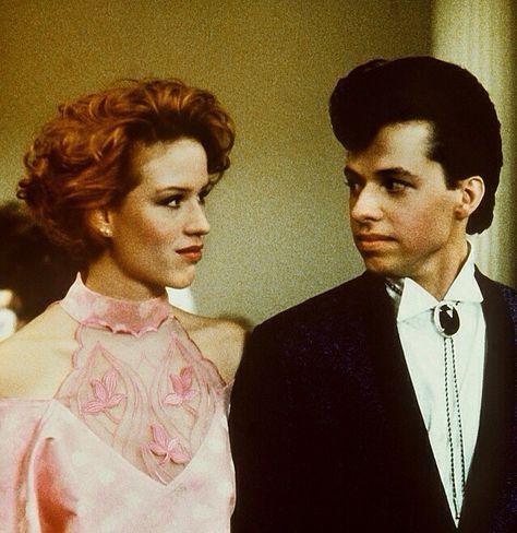 Andie and Duckie Best Oscar Dresses, Film Cult, 80s Prom, John Hughes, Oufits Casual, Cute Couple Quotes, See Movie, Oscar Dresses, Iconic Dresses