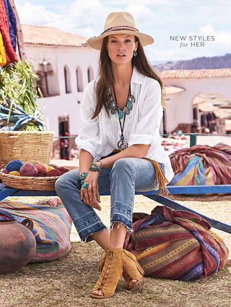 SUNDANCE CATALOG OPENS UP THEIR SPRING SEASON Southwest Aesthetic Fashion, Southwestern Outfits For Women, Southwestern Style Fashion, Sundance Clothing, Southwestern Outfits, Fashionable Mom, Artsy Fashion, Southwest Boho, Sundance Style