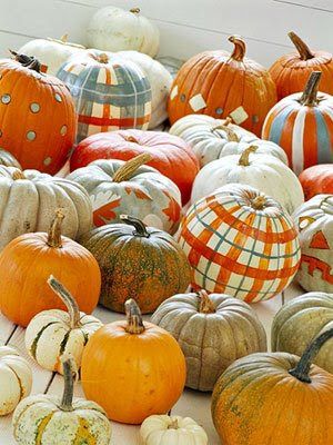 Painted Pumpkin Party - Bower Power Pretty Pumpkins, Zucca Halloween, Pumpkin Party, Pumpkin Halloween Decorations, Fall Outdoor Decor, Fall Holidays, Fete Halloween, Painted Pumpkins, Pumpkin Decorating