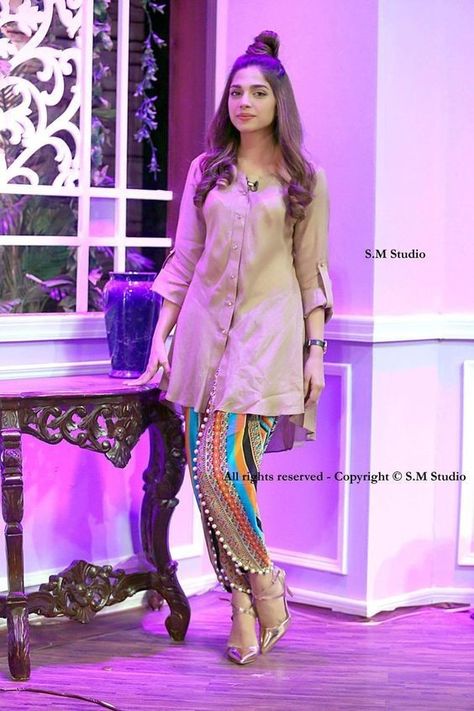 Tulip Pants Outfit Pakistani, Tulip Suit Design, Tulip Dress Design, Tulip Salwar Suit Designs, Tulip Salwar With Kurti, Tulip Pants Outfit, Tulip Pants With Kurti, Trouser Suit Designs, Suit Trousers Women Outfit