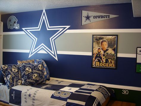 Kids Bedrooms Dallas Cowboys Room Decor, Dallas Cowboys Bedroom, Dallas Cowboys Room, Dallas Cowboys Theme, Cowboy Bedroom, Sports Room Boys, Reka Bentuk Bilik Tidur, Cowboy Room, Boy Room Paint