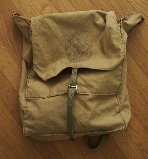 Vintage Boy Scout Backpack Play Snow, Backpack Camping, Vintage Boy Scouts, Vintage Boy, Camping Stuff, Scout Camping, Camera Bags, Vintage Boys, Boy Scout