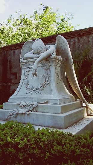 Angel On Gravestone, Angel On Grave, Old Headstones, Victorian Tombstone, Tombstone Aesthetic, Abandoned Statues, Angel Gravestone, Angel Headstone, Tombstone Drawing