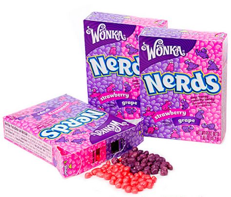 Wholesale Candy, Nerds Candy, Bebidas Do Starbucks, Strawberry Candy, Bonbon Halloween, Candy Packaging, Candy Brands, Sour Candy, Favorite Candy