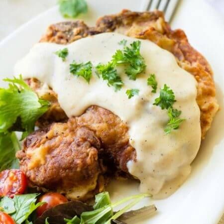 Fried Pork Chops and Milk Gravy Country Steak, Country Fried Steak Recipe, Southern Meals, Chicken Fried Steak Recipe, Milk Gravy, Fried Steak Recipes, Pork Chops And Gravy, Beef Steaks, Country Fried Steak