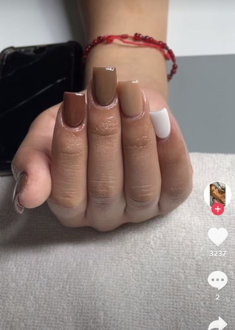 Simple Fall Nail Inspo Square, Tan Brown Nails, Brown Short Acrylic Nails, Short Brown Acrylic Nails, Short Nails Brown, Nails Ideas Brown, Black And Brown Nails, Different Shade Of Brown Nails, Brown Short Nails