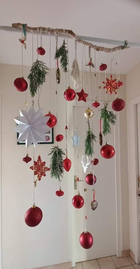 Diy Ceiling Christmas Decorations, Hanging Christmas Decorations Ceiling, Diy Hanging Christmas Decorations, Hanging Christmas Ornaments From Ceiling, Christmas Displays Retail, Christmas Cafe Decor Ideas, Christmas Store Displays Retail, Christmas Cabinets Decorating Ideas, Christmas Decorations For Office