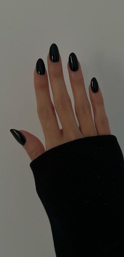 Black Dip Powder Nails Almond, Simple Goth Nails Almond, Black Round Nails Short, Black Oval Nails Short, Black Nails Short Almond, Dark Oval Nails, Oval Black Nails, Round Black Nails, Dip Nails Black