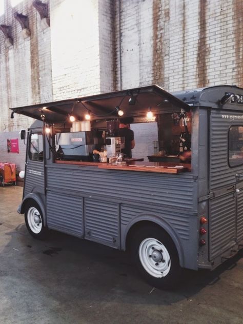 Portable Kombi Food Truck, Coffee Trucks, Foodtrucks Ideas, Coffee Food Truck, Mobile Cafe, Food Truck Wedding, Food Vans, Mobile Coffee Shop, Coffee Van