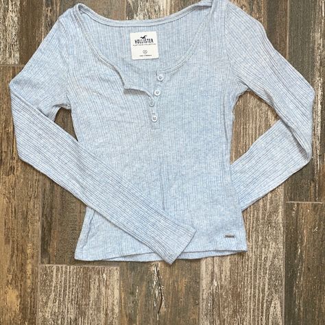 Never Worn!! Grey Knit Long Sleeve Top With Buttons Nice Long Sleeve Tops, Fitted Long Sleeve Shirts For Women, Long Sleeve Button Up, Cute Tops Long Sleeve, Off The Shoulder Long Sleeve Top, Grey Long Sleeve Shirt Outfit, Long Sleeve Top Aesthetic, Long Sleeve Shirts Aesthetic, Long Sleeve Button Up Shirt Outfit