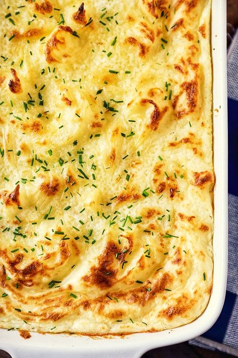 Oven Baked Mashed Potatoes Recipe, Oven Baked Mashed Potatoes, Scallop Potato, Mashed Potato Gratin, Thanksgiving Potatoes, Mashed Potatoes Thanksgiving, Make Ahead Mashed Potatoes, Baked Mashed Potatoes, Buttery Mashed Potatoes