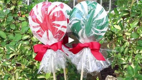 7.2M views · 24K reactions | Paper Plate Lollipops | Make GIANT paper plate lollipops for Christmas! They do not have to be painted perfectly because the cellophane makes them all look ADORABLE no matter... | By Smart School House | Facebook Paper Plate Lollipops, Big Lollipops, Giant Lollipops, Christmas Garden Decorations, Christmas Paper Plates, Candy Land Christmas Decorations Outdoor, Candy Land Christmas Decorations Diy, Christmas Float Ideas, Christmas Yard Decorations