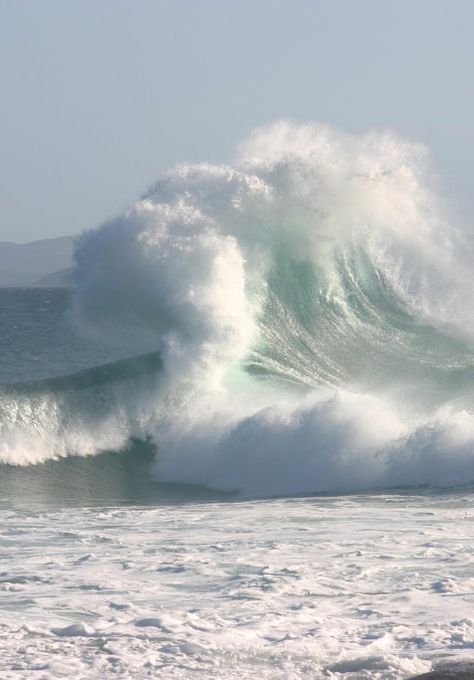 Ocean from above No Wave, Summer Paradise, Hapkido, Water Waves, Content Ideas, Sea Waves, Sea And Ocean, Ocean Beach, Ocean Waves