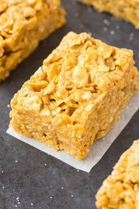 Easy Peanut Butter Cornflake Cereal Bars are a healthy 3-ingredient recipe ready in 5 minutes! No dairy, gluten-free and with a peanut-free option! #veganrecipe #nobake #dairyfree #peanutbutter Peanut Butter Cornflake Bars, Corn Flake Bars, Cornflake Bars, Butter Corn, Corn Flake, Kid Friendly Dessert, Crunch Bars, Buttered Corn, Crunch Bar