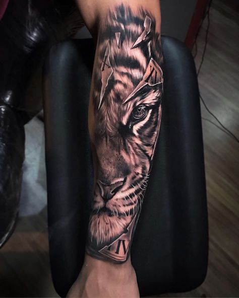 @patrickalvestattoo shared a photo on Instagram: “Tigre • Tattoo feita no @davii.mendanha9 ganhador do sorteio feito na live do @maximilerdj obrigado Davi! .. . Contato +55 31 98584 7589…” • Aug 26, 2020 at 11:57am UTC Tattoo 2024, Zeus Tattoo, Cool Nature, Inner Forearm Tattoo, Inner Forearm, Hand Tattoos For Guys, Tiger Tattoo, Nature Tattoos, Nature Themed