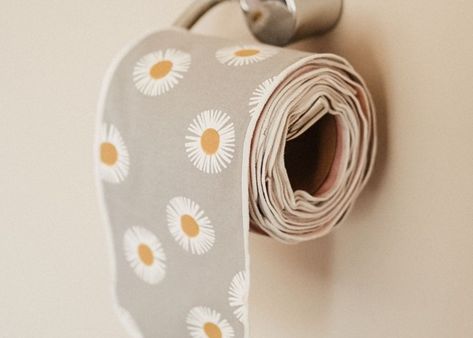 More and more people are turning to reusable toilet cloths as the cost of living continues to skyrocket. Is it something you would consider? Reusable Toilet Paper, Vinegar Cleaning Solution, Reusable Baby Wipes, Toilet Paper Storage, Traditional Toilets, Net Zero, Vinegar Cleaning, Eco Chic, Toilet Paper Roll