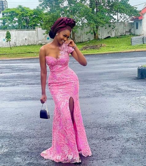 Nigeria Wedding Dress, Nigerian Traditional Dresses, Lace Styles For Wedding, Nigerian Dress Styles, Aso Ebi Dresses, Lace Wedding Guest Dress, African Bridesmaid Dresses, Nigerian Dress, African Party Dresses