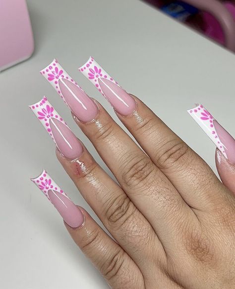 Clase Azul but make it pink 🩷🩷 Full Set Ideas Nails, Clase Azul Pink Nails, Nails Clase Azul, Clase Azul Nails French Pink, Pink Clase Azul Nails, Pink Set Nails, Pink Mexican Nails, Clase Azul Nails French, Casa Azul Nails