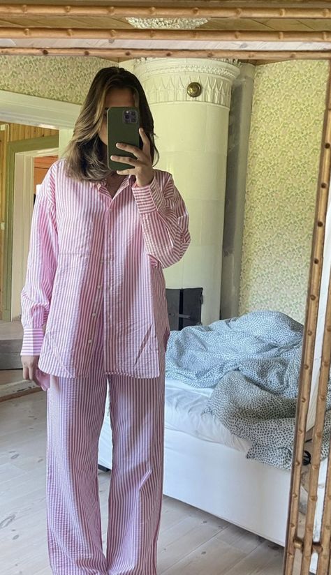 Pj Sets Aesthetic, Pyjamas Cute, Cosy Outfits, Summer Pyjamas, Emelie Lindmark, Flannel Pajama Bottoms, Pajamas Aesthetic, Cute Pjs, Cute Pajama Sets