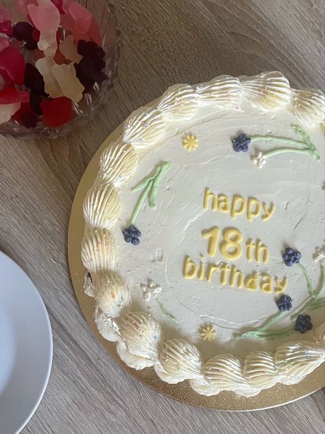 Yellow 18th Birthday Cake, Simple 18th Birthday Cake Ideas, White 18th Birthday Cake, 18th Birthday Cake Simple, Cake Designs 18th Birthday, Birthday Cakes For 18th Birthday, Cute 18th Birthday Cakes, 18th Cake Ideas, 18th Bday Cake Ideas