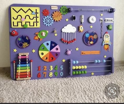 Baby Zintuiglijk, Baby Activity Board, Baby Sensory Board, Diy Busy Board, Diy Sensory Board, Board House, Toddler Activity Board, Busy Board Baby, Sensory Wall