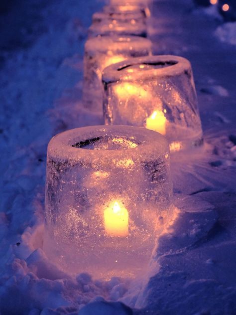 Ice Sculptures Diy, Ice Luminaries Diy, Ice Luminaries How To Make, Diy Ice Sculpture, Ice Sculptures Party, Diy Luminaries Outdoor, Christmas Luminaries Diy, Ice Candles Diy, Ice Luminaries