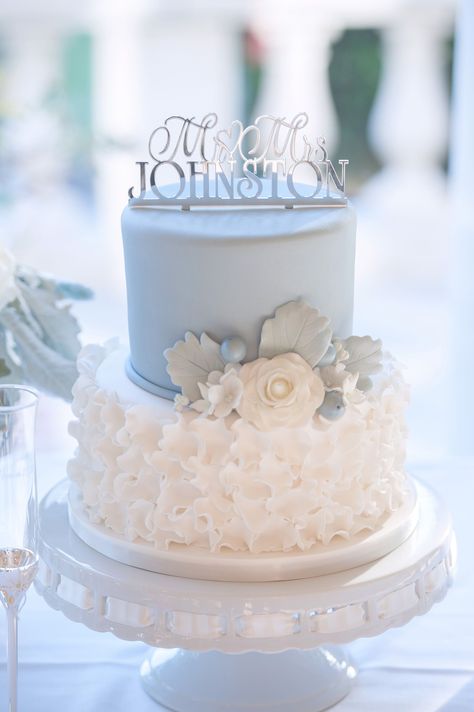 Wedding Cake Dusty Blue, Sparkly Wedding Cakes, Blue Wedding Cakes, Light Blue Wedding Cake, Cream Wedding Cakes, Cakes Fondant, Wedding Cake Prices, Summer Wedding Cakes, Wedding Cake Photos