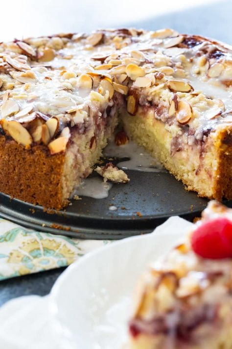 Raspberry Cream Cheese Coffee Cake with almonds #breakfast Raspberry Cream Cheese Coffee Cake, Cheese Coffee Cake, Almond Coffee Cake, Almond Coffee, Cake Raspberry, Raspberry Cream Cheese, Cream Cheese Coffee Cake, Raspberry Cream, Raspberry Almond