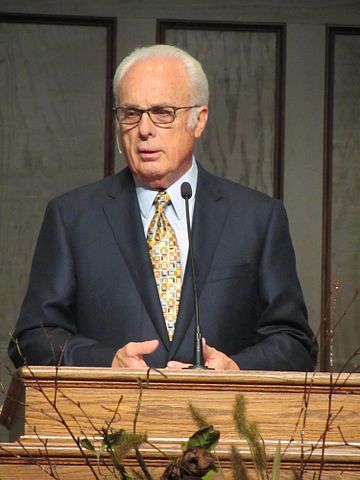 In Which “Dr.” John MacArthur Shows His True Colors about Beth Moore – Spiritual Sounding Board  John MacArthur claims that Beth Moore wants power. I think he’s projecting. He is worried about women taking away men’s power. Golden Calf, Douglas Macarthur, Steven Furtick, John Wesley, John Macarthur, Beth Moore, Grace To You, Saint Esprit, 1 Timothy