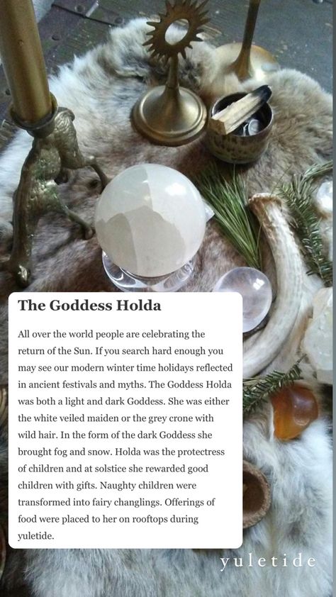 Yule Wedding Ideas, Goddess Holda, Yule Outfit Pagan, Pagan Santa, Yule Aesthetic Pagan, Pagan Yule Decorations, Yule Goddess, Yule Party, Pagan Winter