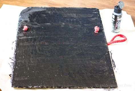 Painted Slate Ideas, Slate Cheese Board Diy, Painting On Slate Ideas, Slate Painting Ideas, Slate Crafts, Slate Tile Crafts, Cheese Board Diy, Slate Painting, Slate Cheese Board