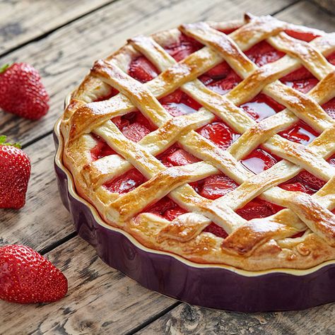 21 Different Types of Pie Flavors—And Where to Try Them Different Types Of Pies, Pie Flavors List, Strawberry Pie Filling Recipes, Different Types Of Pie, Types Of Pies, Farmer Woman, Mixed Berry Pie, Types Of Pie, Just Pies